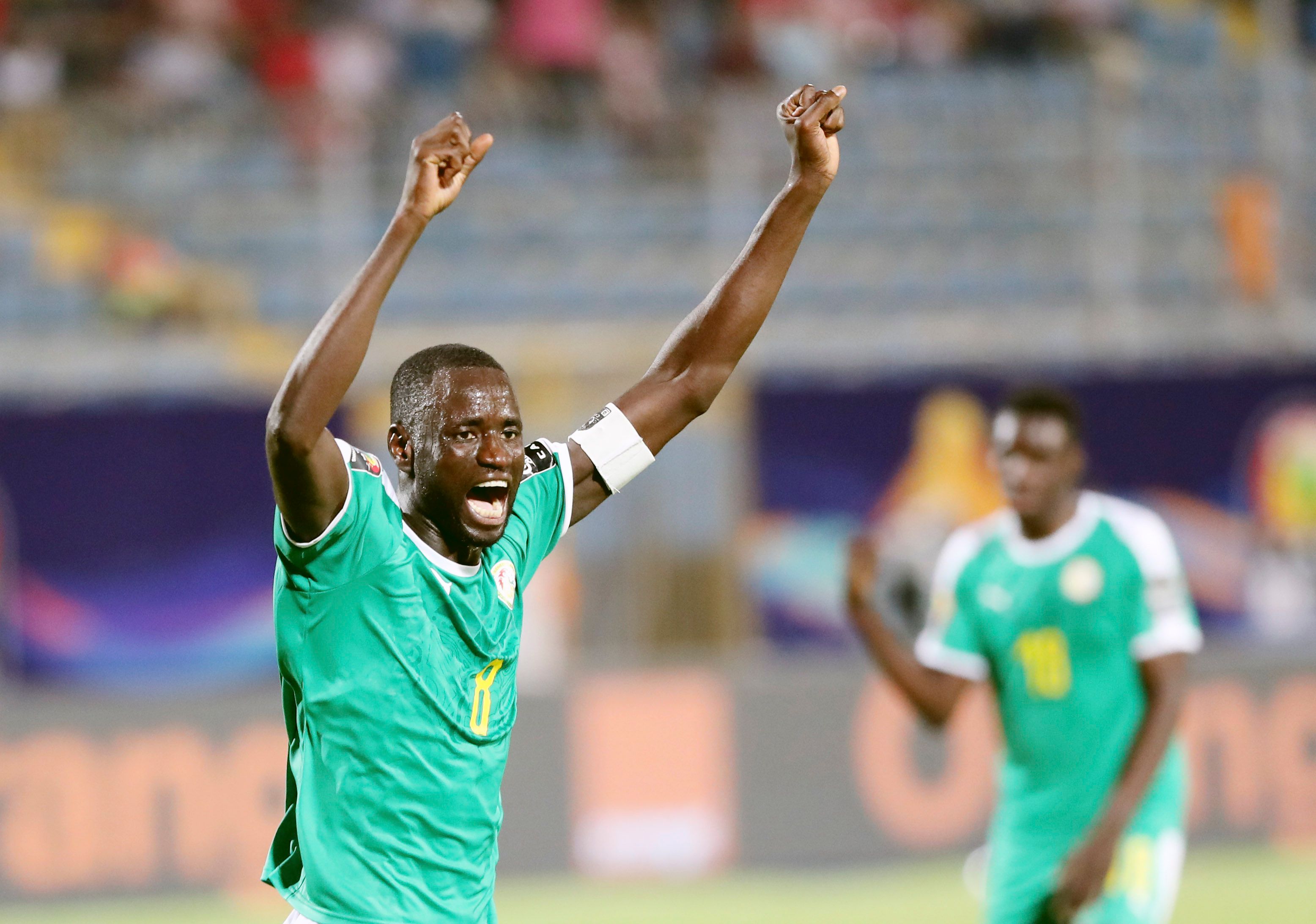 中超-刘若钒梅开二度 上海海港主场战胜云南玉昆