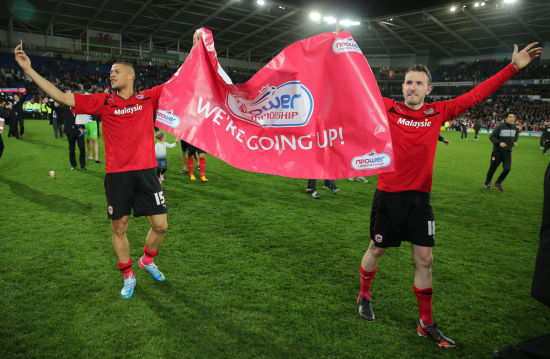 格斗选手半场“开香槟”被反杀，《街霸6》又多了历史级名场面